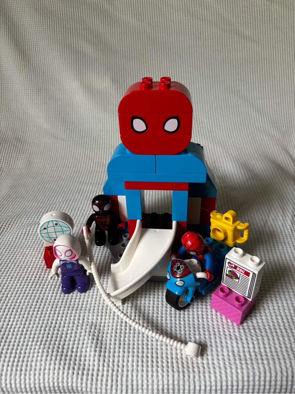 Lego Duplo SPIDERMAN HEADQUARTERS Set 10940 w/ Figures Ghost Miles GWEN COMPLETE